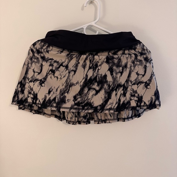 Lululemon skirt! - Picture 2 of 3